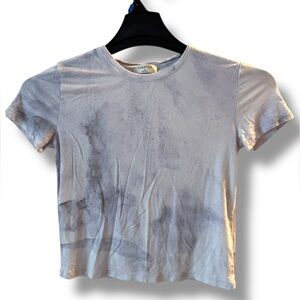 Aritzia Light Grey and Purple Marbled/Tie-Dye Cropped Tee